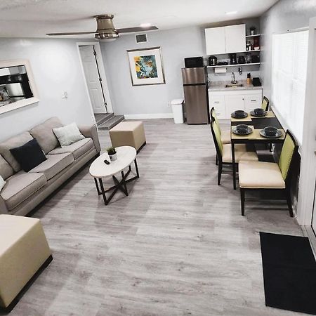 Cheerful Super Suite + 2 Queen + Sofa Bed Minutes From The Airport! Tampa Dış mekan fotoğraf